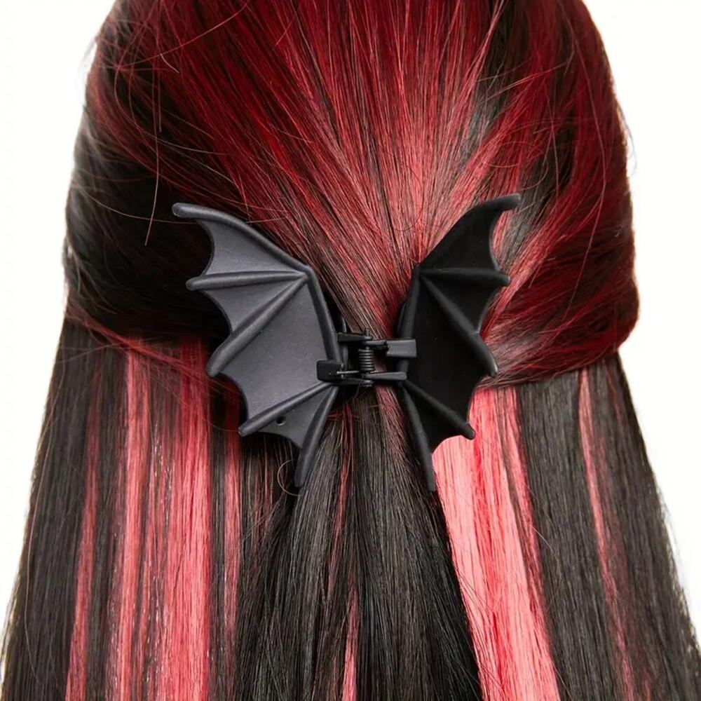 Gothic Bat Wing Hair Clip – Large Black Claw Clip for Women & Girls - Picture 3 of 5